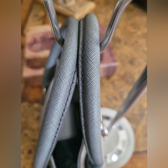 Michael Kors Hamilton Handbag - Picture 6 of 10